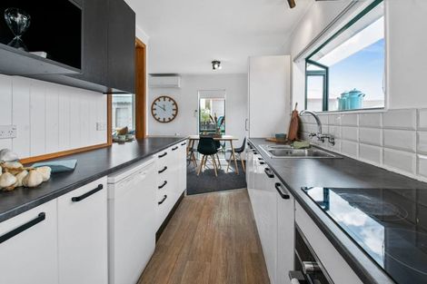 Photo of property in 6 Titiro Way, Welcome Bay, Tauranga, 3112