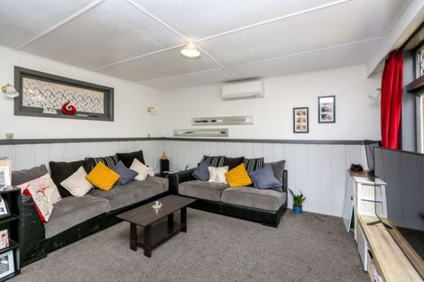 Photo of property in 212 Huatoki Street, Upper Vogeltown, New Plymouth, 4310