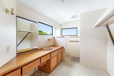 Photo of property in 114b Riversdale Drive, Merrilands, New Plymouth, 4312