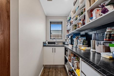 Photo of property in 4 Atutahi Street, Hurdon, New Plymouth, 4310