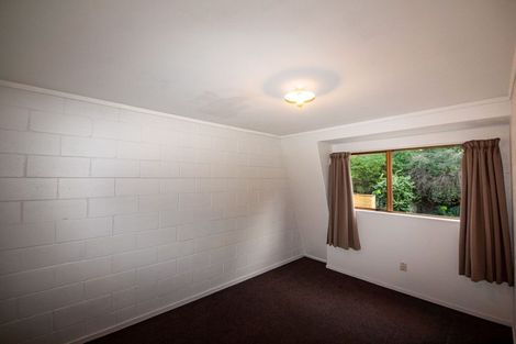 Photo of property in 93 Churton Drive, Churton Park, Wellington, 6037