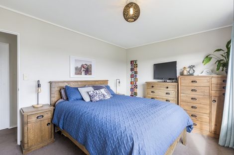 Photo of property in 7b Ngahere Views, Orewa, 0931