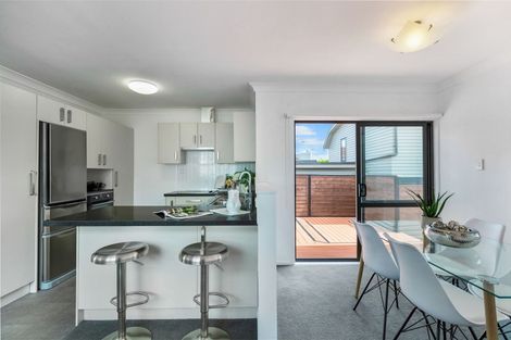 Photo of property in 49 Minaret Drive, Bucklands Beach, Auckland, 2014