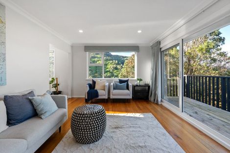 Photo of property in 16 Doris Gordon Crescent, Crofton Downs, Wellington, 6035