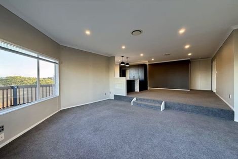 Photo of property in 13 Van Dyke Place, West Harbour, Auckland, 0618