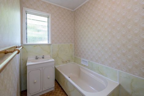 Photo of property in 36 Rangihiroa Street, Waikanae Beach, Waikanae, 5036