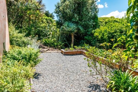 Photo of property in 14 Wellington Road, Surfdale, Waiheke Island, 1081