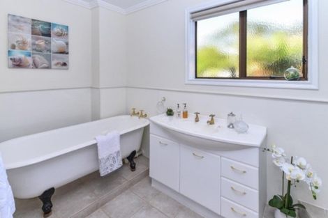 Photo of property in 71 St Annes Crescent, Wattle Downs, Auckland, 2103