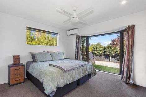 Photo of property in 27 Momorangi Crescent, Redwood, Christchurch, 8051