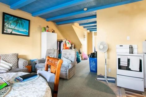 Photo of property in 10 Captain Scott Road, Glen Eden, Auckland, 0602