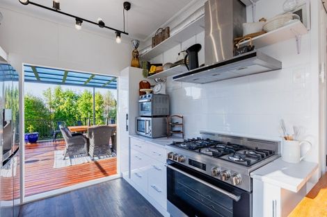 Photo of property in 13 Waverley Street, Waipawa, 4210