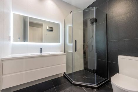 Photo of property in 20 Lewis Younie Road, Kumeu, 0810