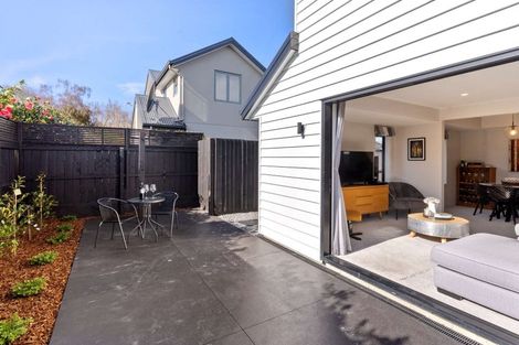 Photo of property in 2/218 Springfield Road, St Albans, Christchurch, 8014