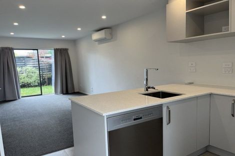 Photo of property in 3/47 Awaroa Road, Sunnyvale, Auckland, 0612