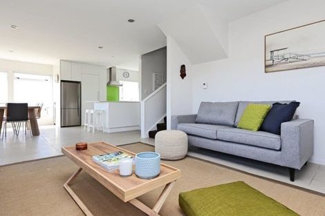 Photo of property in 8 Gilray Place, Waimarama, 4294