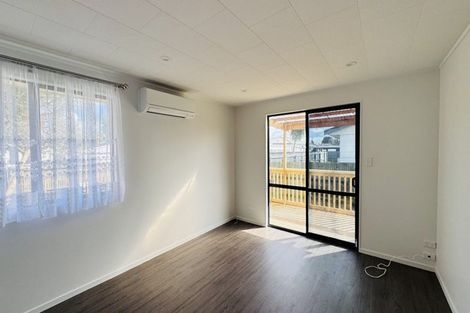 Photo of property in 47a Sutton Crescent, Papakura, 2110