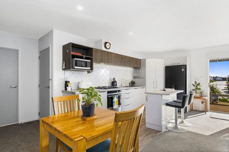 Photo of property in 11 Kamahi Crescent, Papamoa Beach, Papamoa, 3118