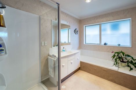 Photo of property in 80 Winchester Street, Levin, 5510