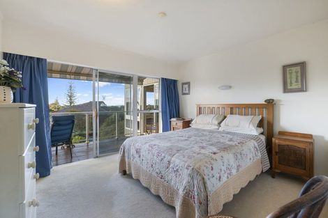 Photo of property in 1/47 Eastcliffe Road, Castor Bay, Auckland, 0620