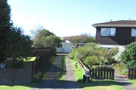 Photo of property in 18 Pahi Place, West Harbour, Auckland, 0618