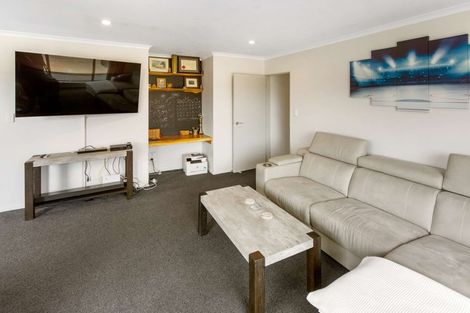 Photo of property in 21 Story Street, Foxton Beach, Foxton, 4815