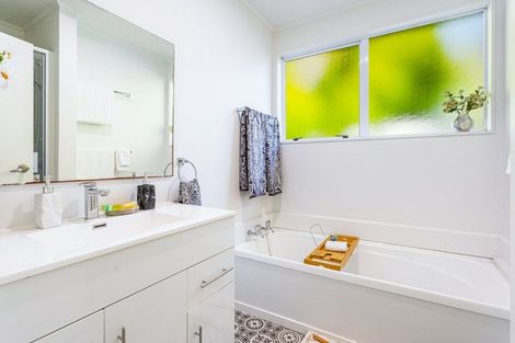 Photo of property in 27 Danube Lane, Glen Eden, Auckland, 0602