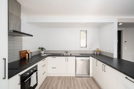 Photo of property in 2/4 Puaha Street, Takapuwahia, Porirua, 5022