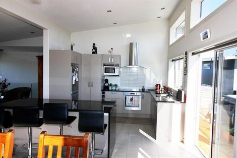 Photo of property in 16 Aquila Drive, Whitianga, 3510