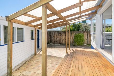 Photo of property in 2 Rhonda Avenue, Deanwell, Hamilton, 3206