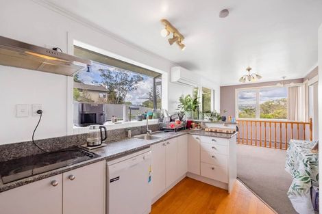 Photo of property in 6 William Souter Street, Forrest Hill, Auckland, 0620