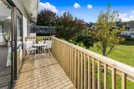 Photo of property in 1/14 Greenvalley Rise, Glenfield, Auckland, 0629