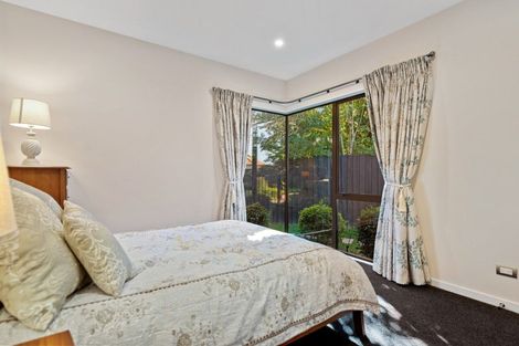 Photo of property in 10 Glen Bridge Lane, Harewood, Christchurch, 8051