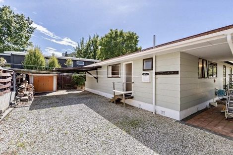 Photo of property in 16 Argyle Place, Arrowtown, 9302