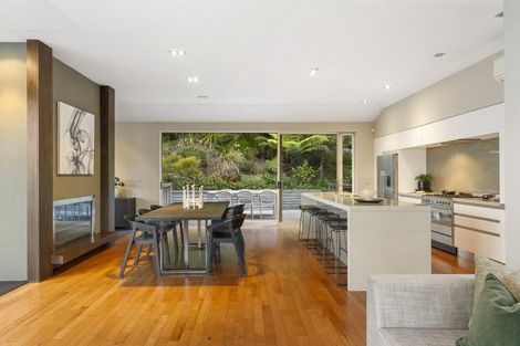 Photo of property in 6 Herrings Cove Place, Titirangi, Auckland, 0604