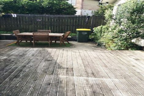 Photo of property in 14 Buisson Glade, West Harbour, Auckland, 0618