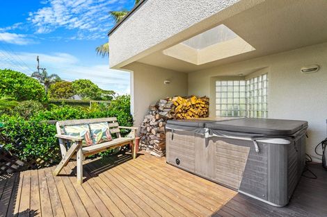 Photo of property in 32 Vipond Road, Stanmore Bay, Whangaparaoa, 0932