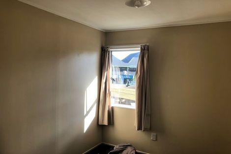 Photo of property in 1/20 Highland Park Drive, Highland Park, Auckland, 2010