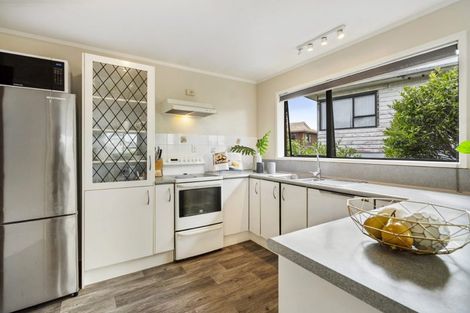 Photo of property in 1/26 Hyde Road, Rothesay Bay, Auckland, 0630