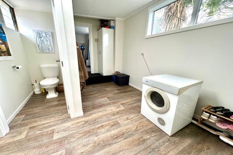 Photo of property in 32 Esplanade, Kaka Point, Balclutha, 9271