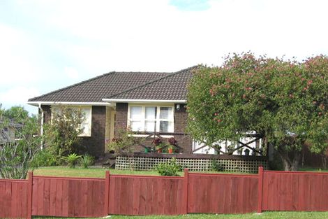 Photo of property in 5 Glen Marine Parade, Glendene, Auckland, 0602