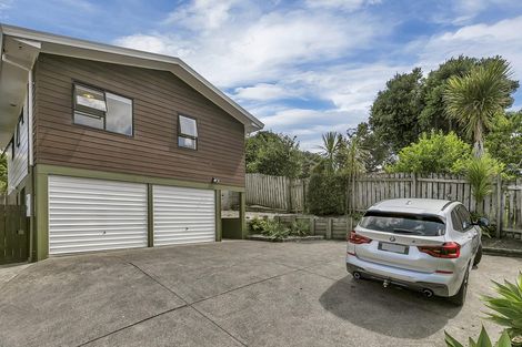 Photo of property in 2/19 Greenvalley Rise, Glenfield, Auckland, 0629