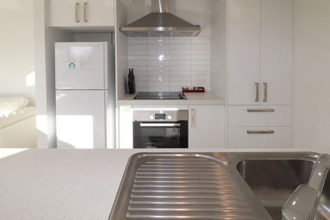 Photo of property in 2/5 Jones Crescent, Melville, Hamilton, 3206