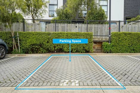 Photo of property in 22 Tokai Place, Glen Eden, 0602