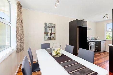 Photo of property in 32 Davidson Crescent, Tawa, Wellington, 5028