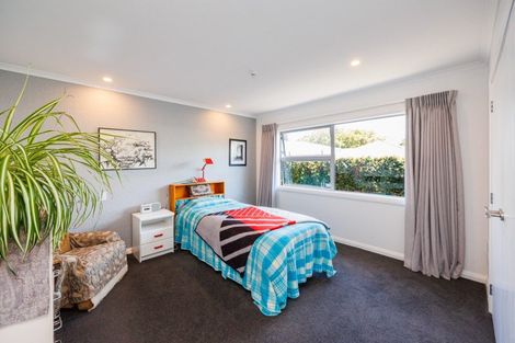 Photo of property in 2b Alton Place, Hokowhitu, Palmerston North, 4410