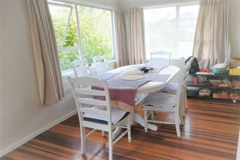 Photo of property in 1 Malters Place, Browns Bay, Auckland, 0630