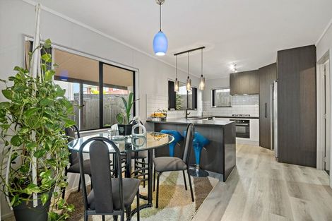 Photo of property in 2/7 Duke Street, Papakura, 2110