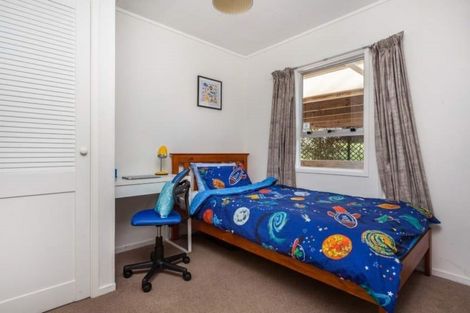 Photo of property in 6 Lorena Place, West Harbour, Auckland, 0618