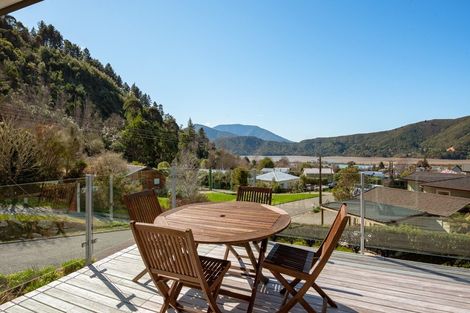 Photo of property in 2 Takorika Street, Havelock, 7100