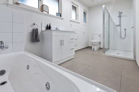 Photo of property in 2/24c Bowenvale Avenue, Cashmere, Christchurch, 8022